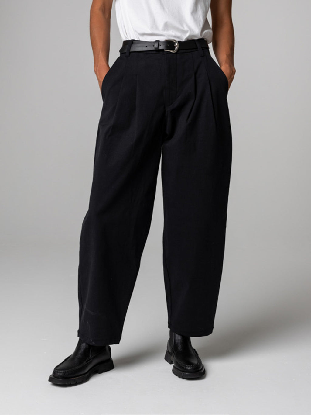 Women's Amy Powney + Finisterre Pleat Front Trouser