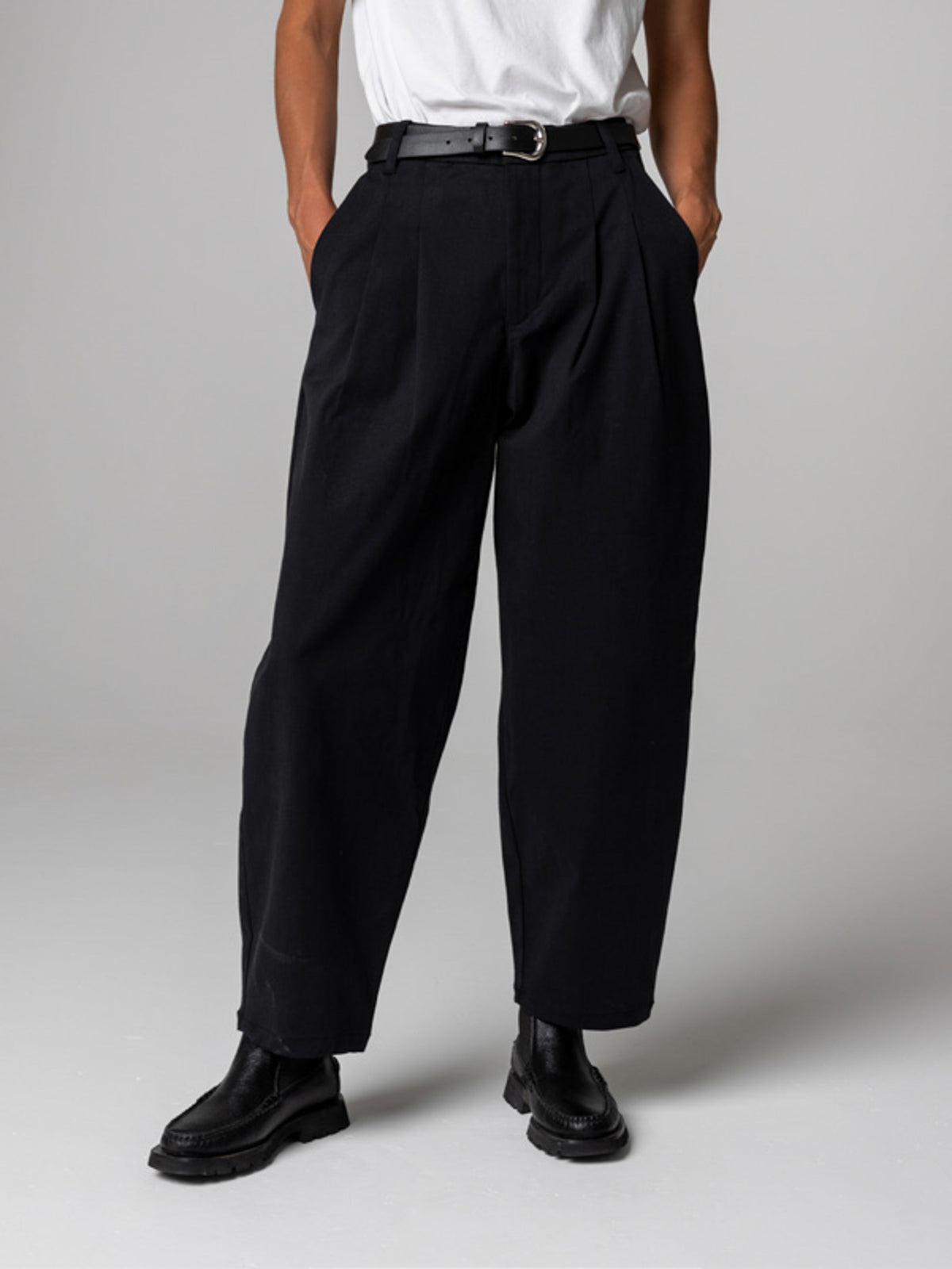 Women's Amy Powney + Finisterre Pleat Front Trouser