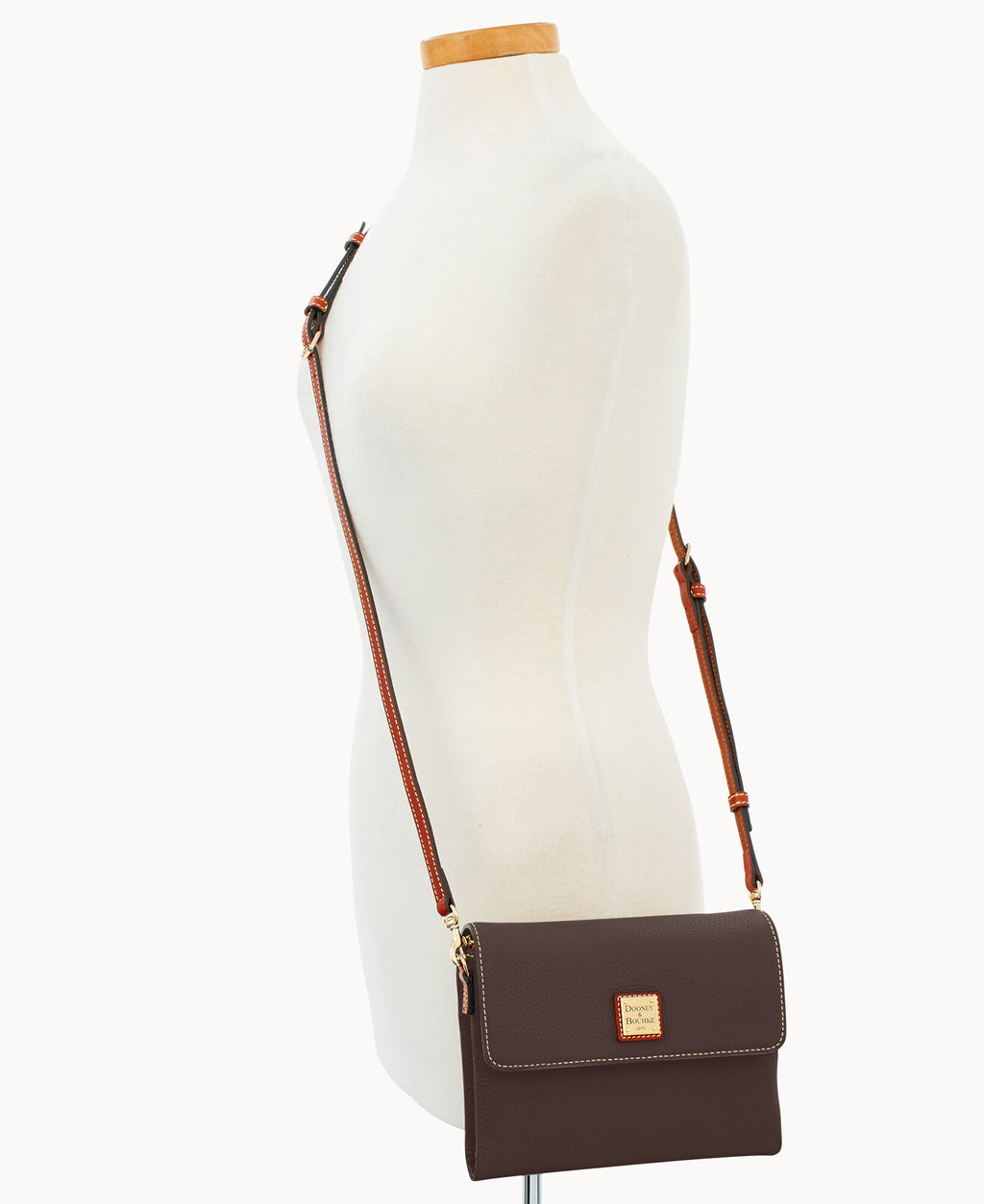 Pebble Grain Hunter Crossbody