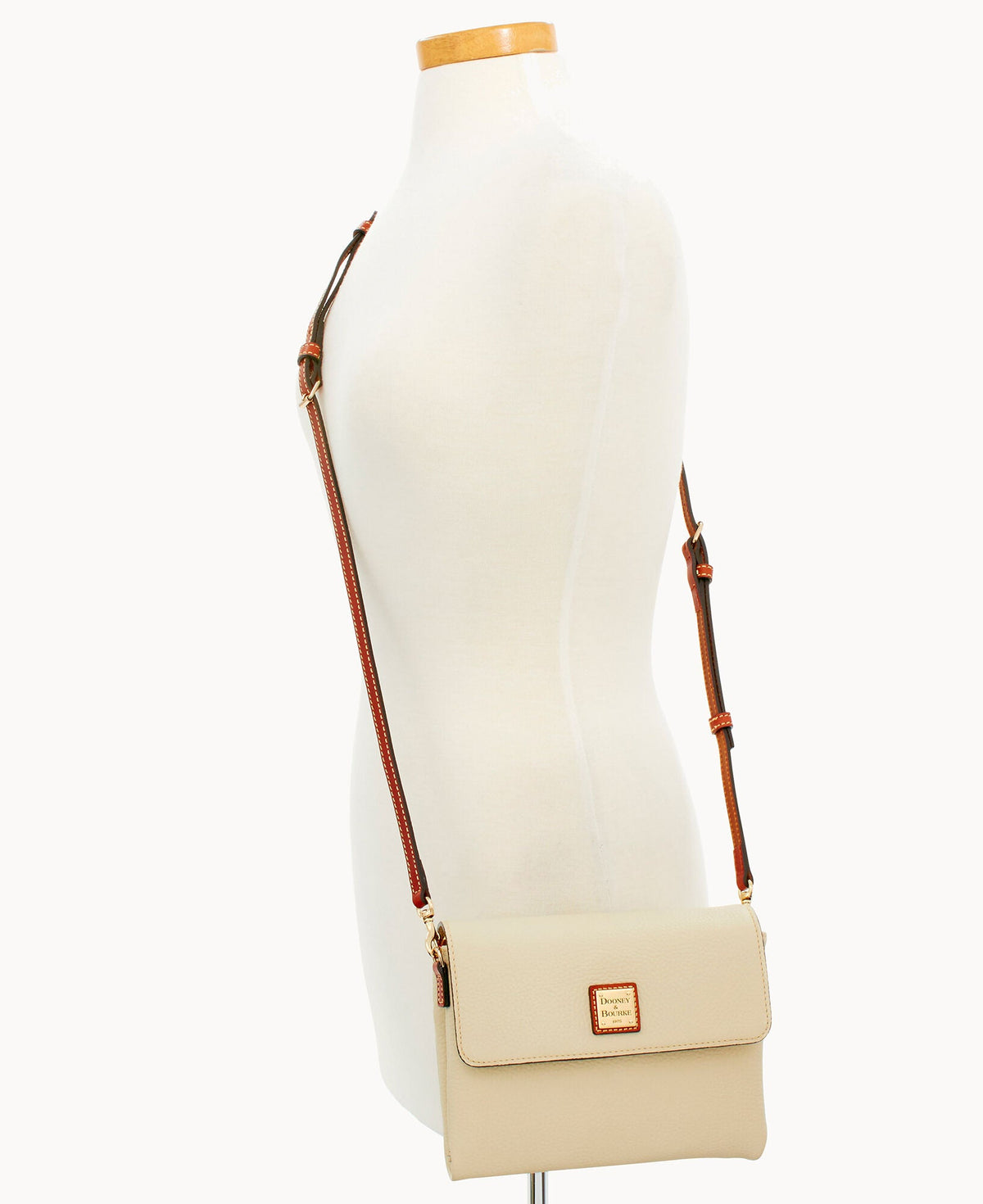 Pebble Grain Hunter Crossbody
