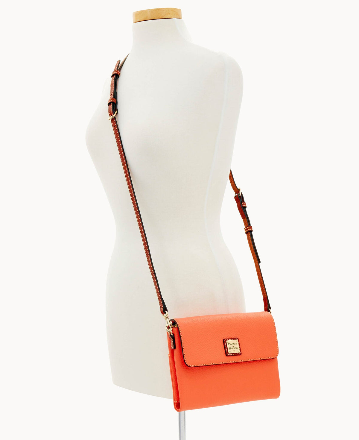 Pebble Grain Hunter Crossbody