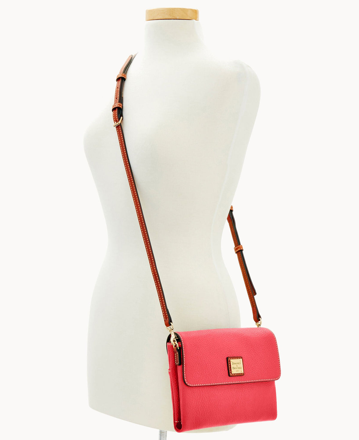 Pebble Grain Hunter Crossbody