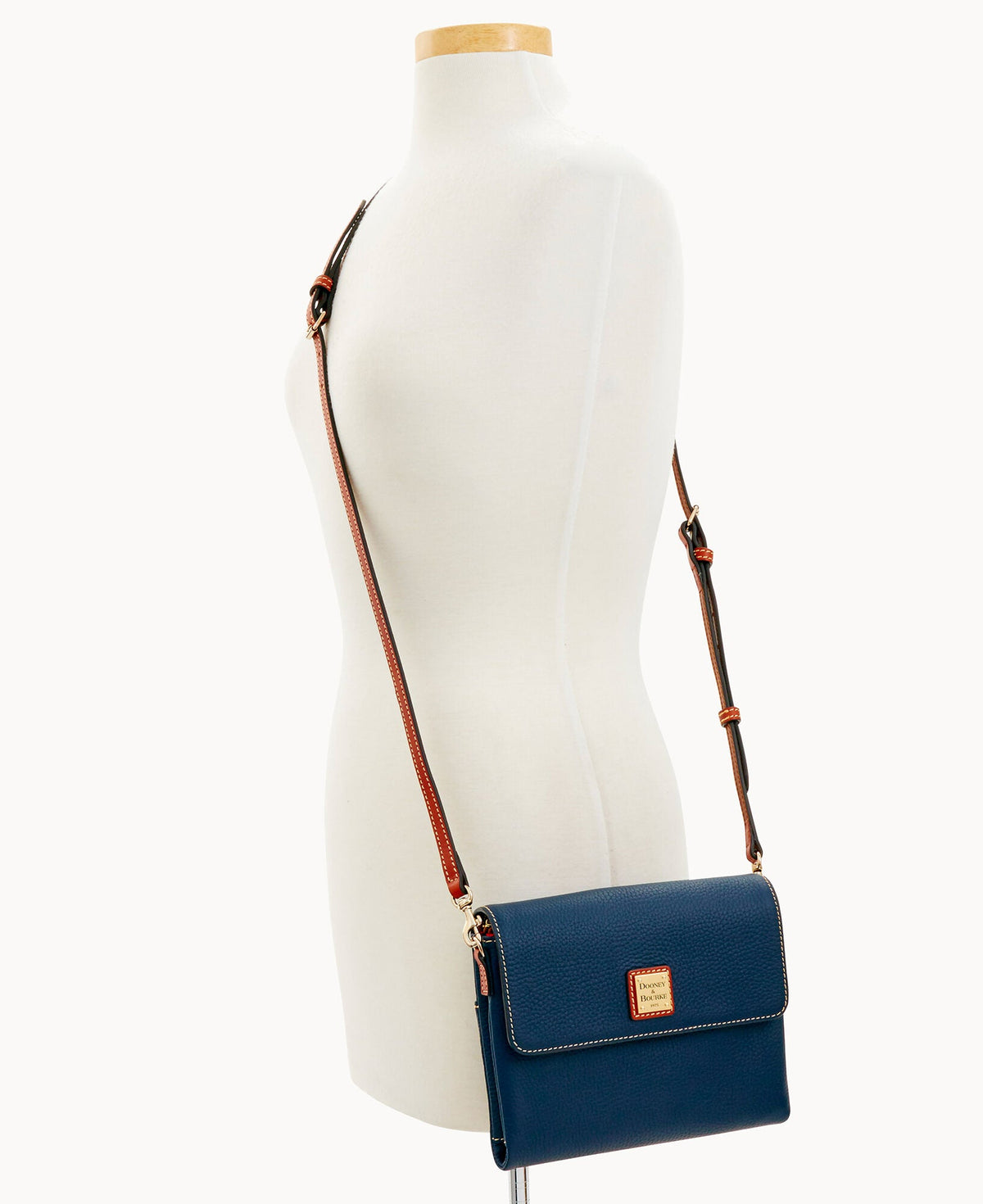 Pebble Grain Hunter Crossbody