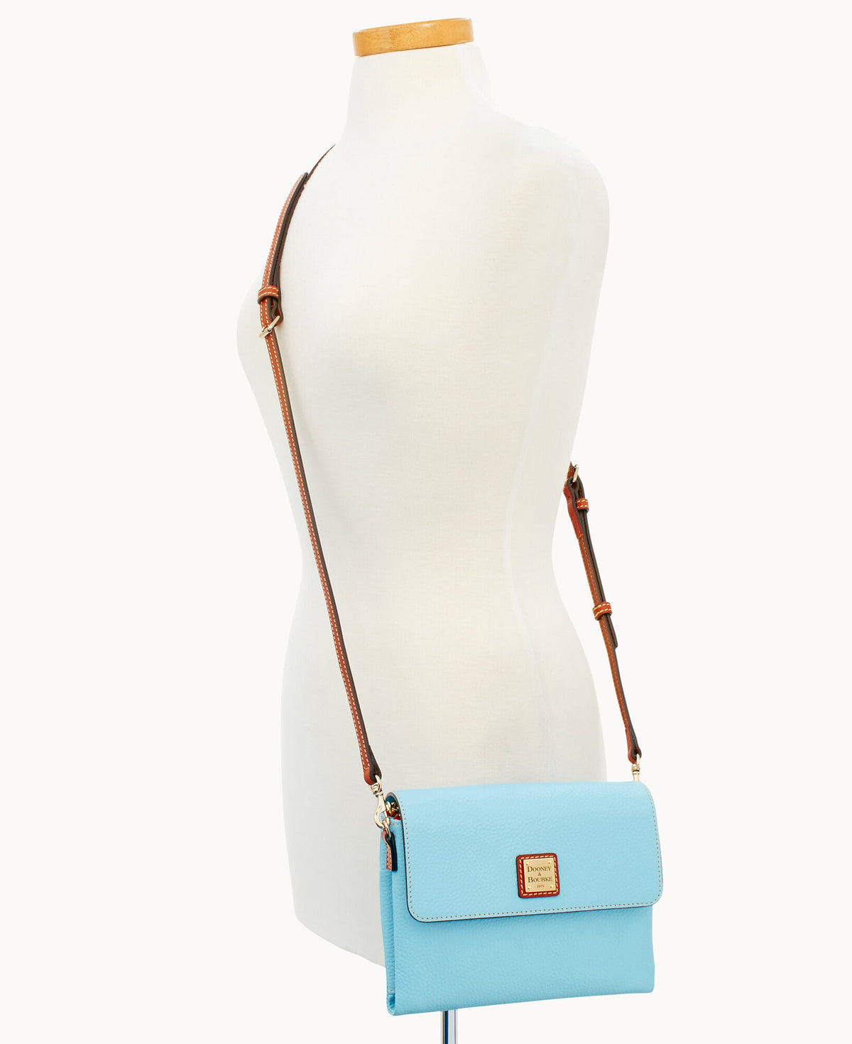 Pebble Grain Hunter Crossbody