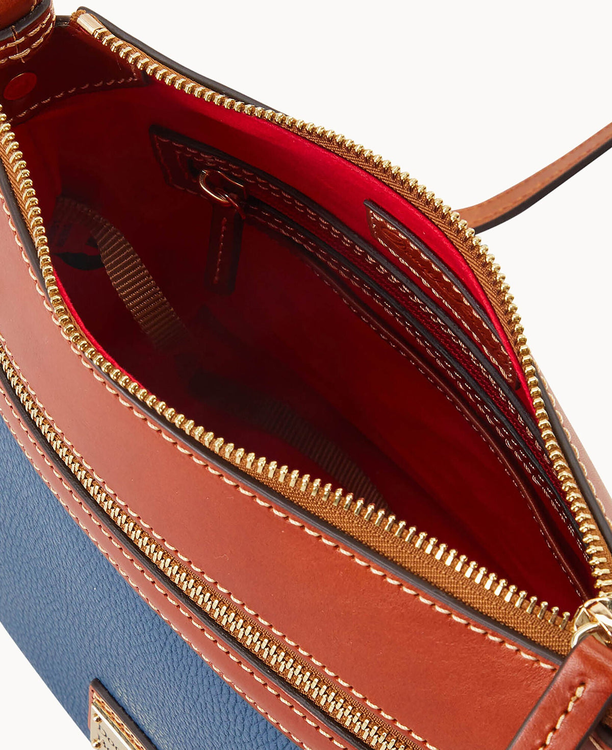 Pebble Grain Crossbody 25