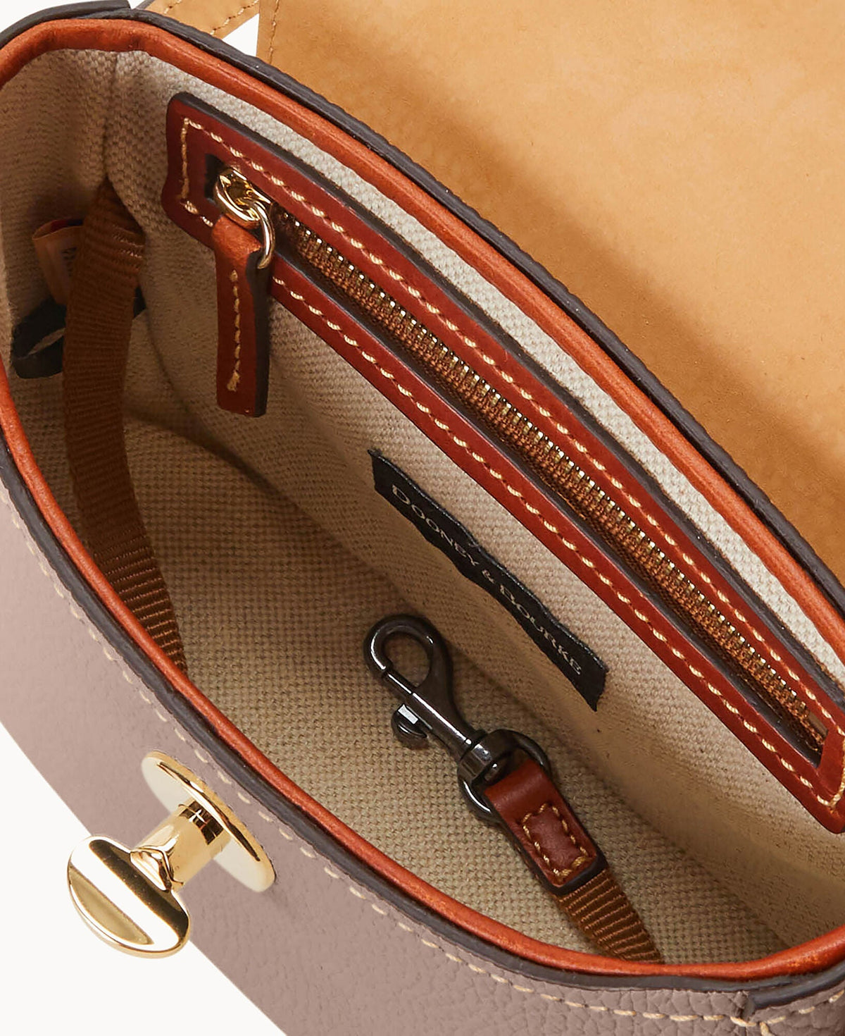 Pebble Turnlock Flap Saddle