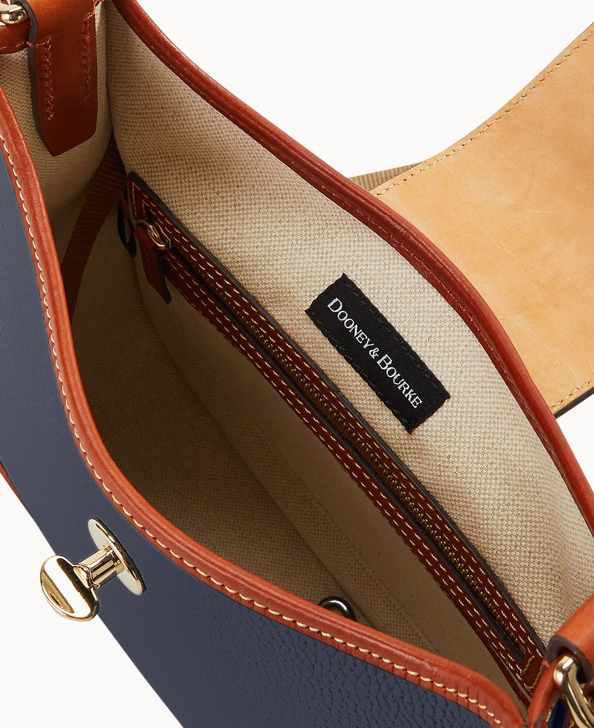 Pebble Turnlock Messenger 28