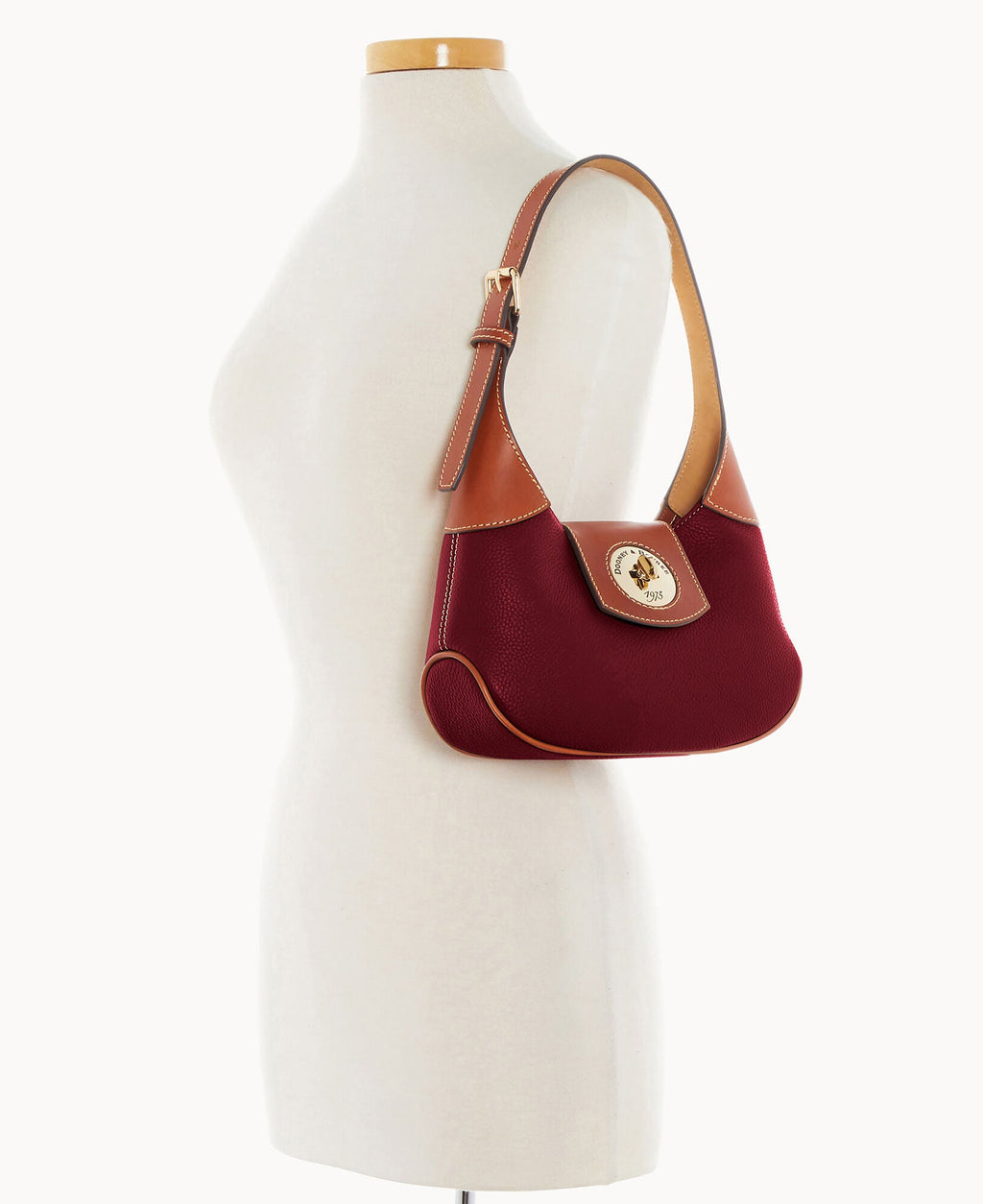 Pebble Turnlock Hobo 26