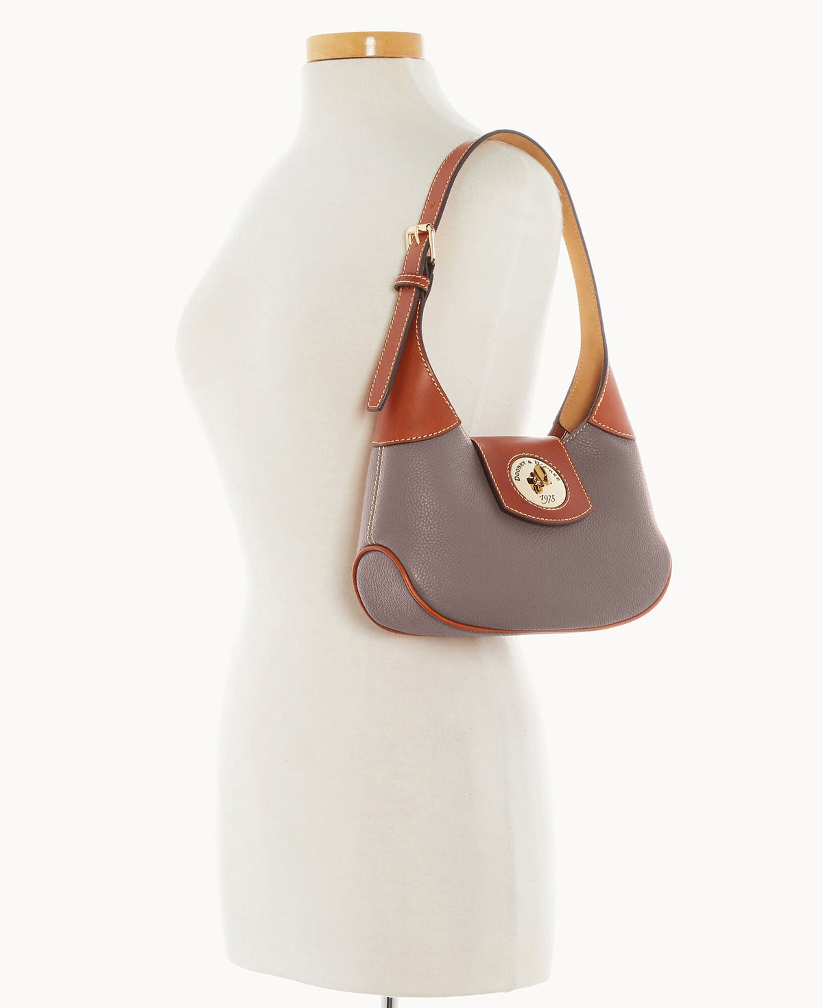 Pebble Turnlock Hobo 26